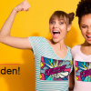 Zwei Studierende mit Logoshirts zum Powertag