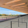 Fahrradständer und Aschebahn am TUM Campus im Olympiapark